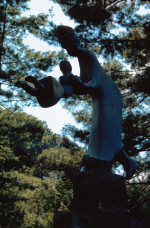 stl20-woman-swinging-child-statue.jpg (316416 bytes)