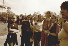 girls.jpg (252912 bytes)