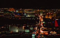 lasvegas-night-from-above.jpg (295465 bytes)
