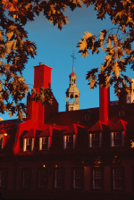 quebec10a-framed-red-roof.jpg (290776 bytes)