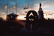 quebec11-dramatic-flags.jpg (179129 bytes)