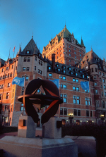 quebec12a-un-flags.jpg (285659 bytes)