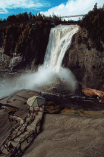 quebec26-waterfall.jpg (280613 bytes)