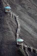 quebec35-staircase-mountain.jpg (326825 bytes)