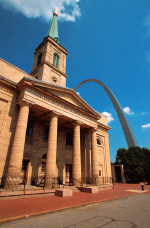 stl09-church-and-arch.jpg (278501 bytes)