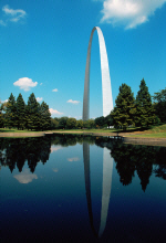 stlouis-arch-reflection.jpg (226144 bytes)